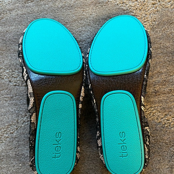 Brand new pair of tieks! Never been worn